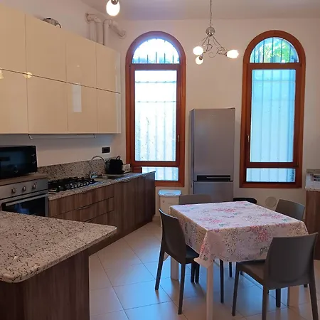 Casa Tiro *